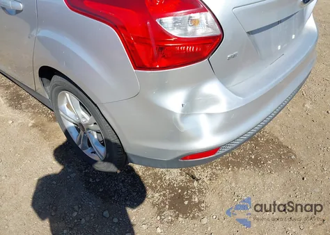 2014 Ford Focus Se z USA, uszkodzony, nr VIN 1FADP3K20EL277692